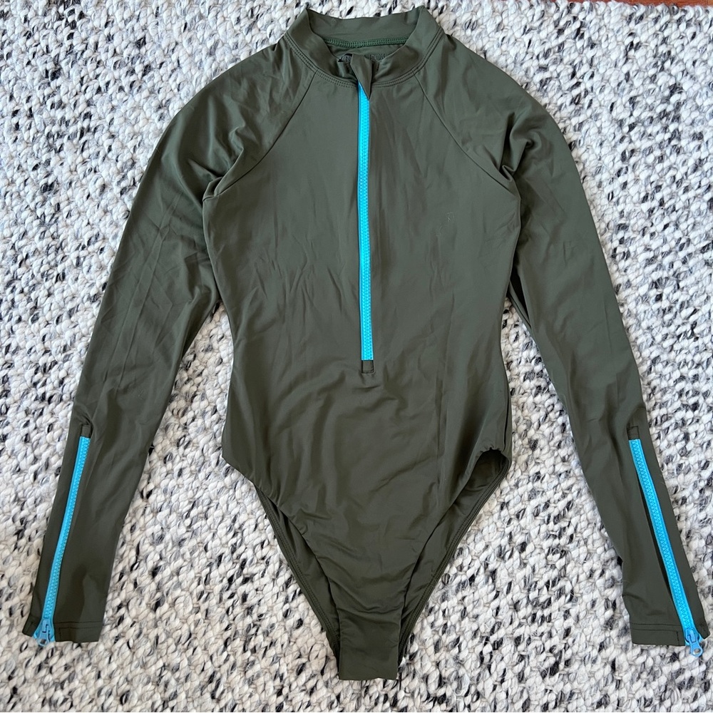 Cynthia Rowley olive green teal zipper front long sleeve surf suit rash guard